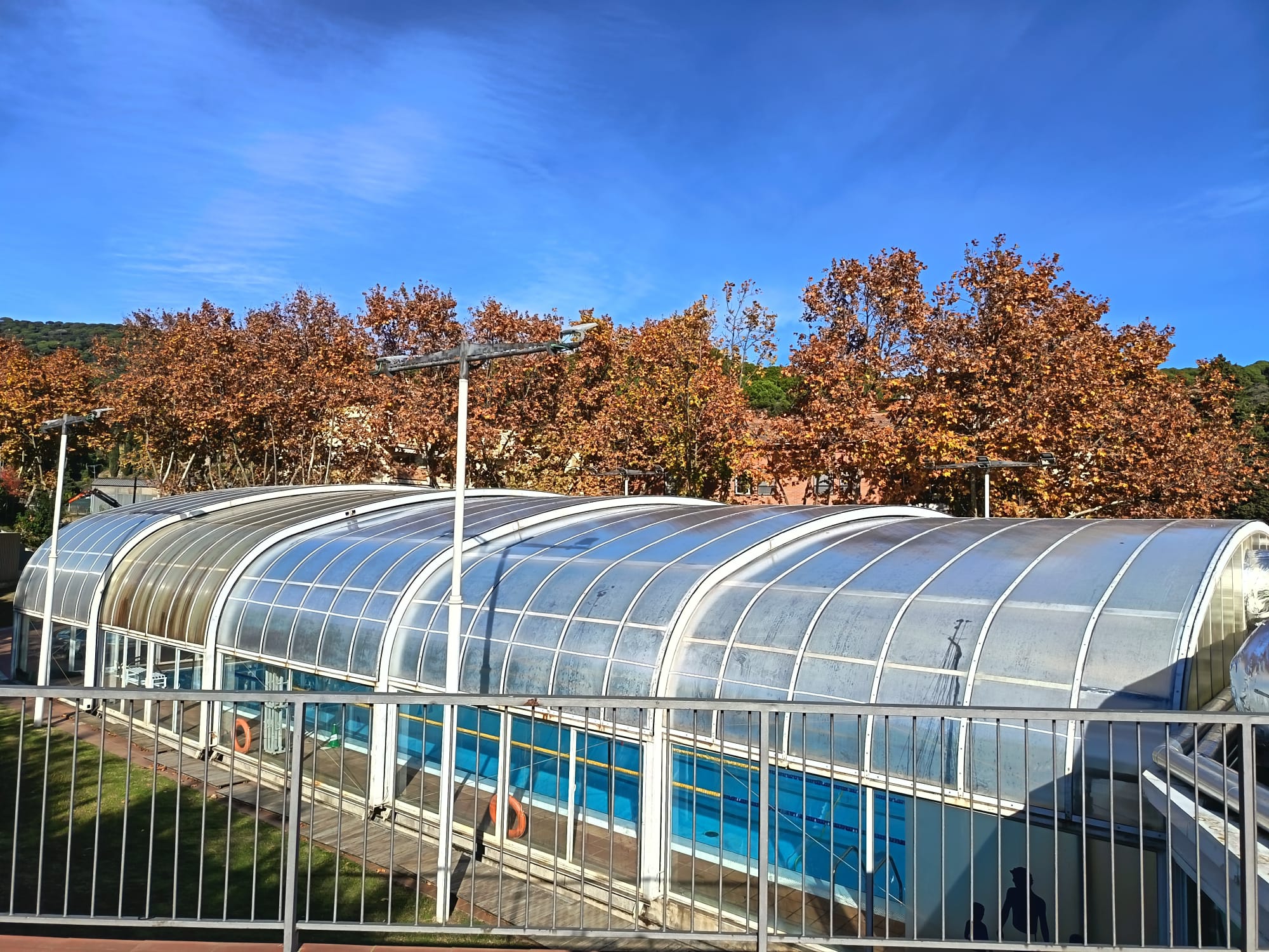 La Piscina municipal reobre després dels treballs de canvi de la coberta La Piscina municipal reobre després dels treballs de canvi de la coberta
